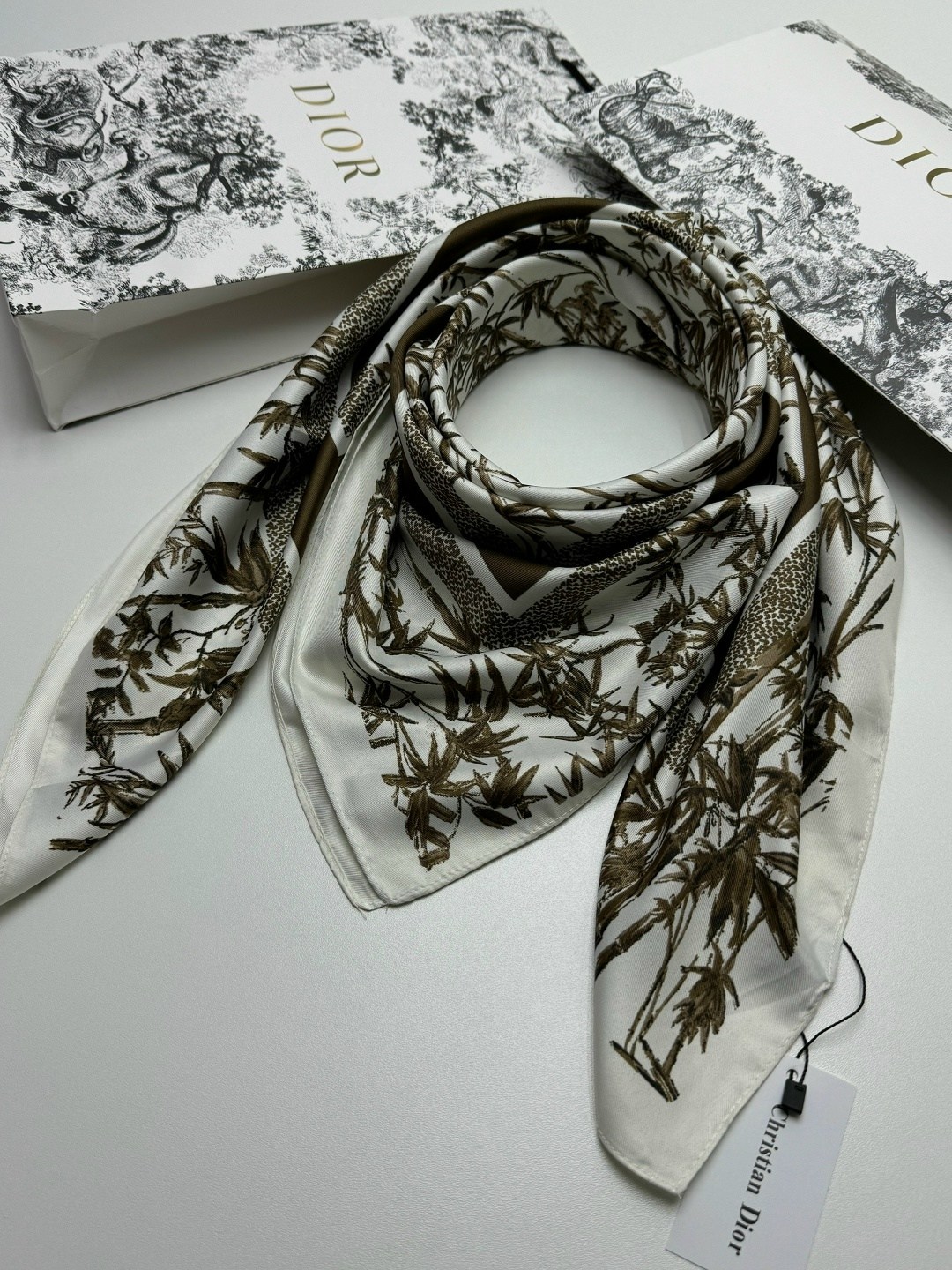 платок диор,платок dior,платок женский,платок шелковый,платок брендовый