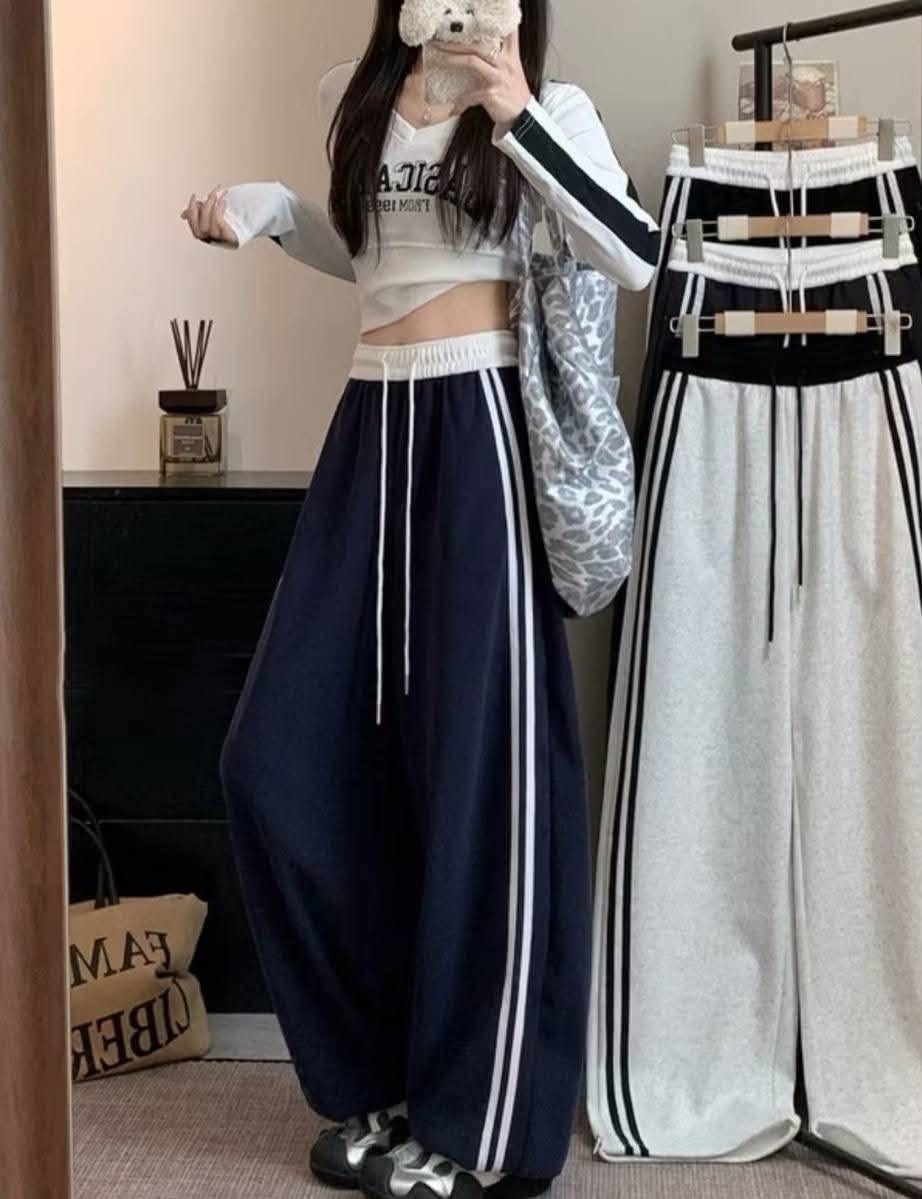 брюки карго с лампасами широкие y2k styfash,спортивные широкие брюки,эстетические полосатые спортивные длинные брюки y2k,брюки оверсайз с лампасами широкие спортивные y2k,широкие брюки