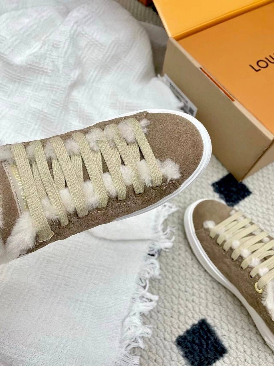 кеды louis vuitton time out зимние бежевые,кроссовки женские louis vuitton,,louis vuitton зимние кроссовки,бежевые кроссовки луи виттон