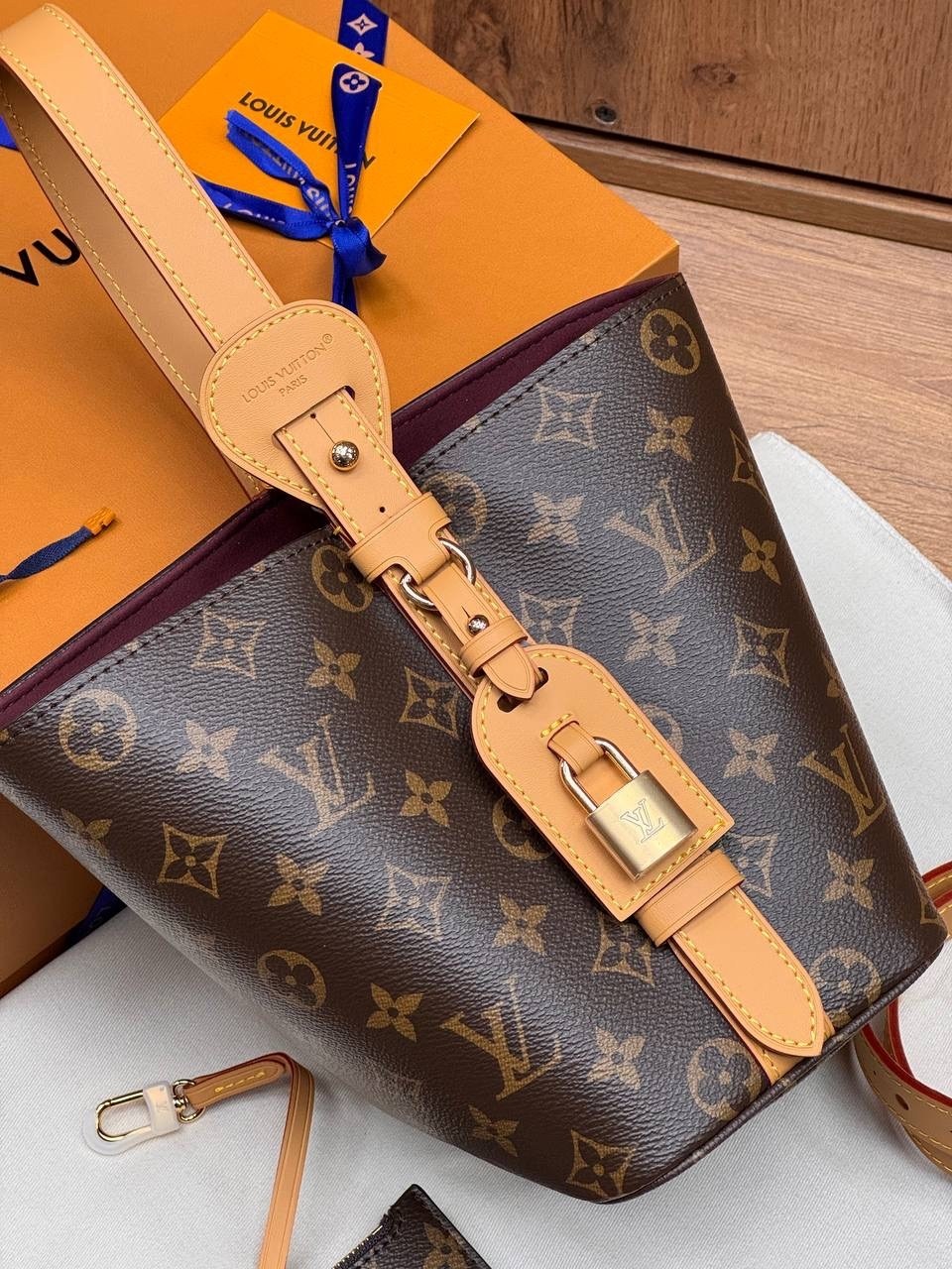 сумка женская louis vuitton,louis vuitton сумка на плечо,сумка louis vuitton,сумка ведро луи виттон,сумка ведро louis vuitton
