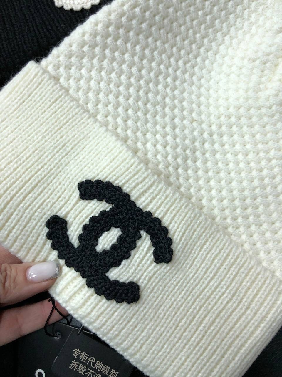 шапка chanel,вязаная шапка chanel,шапка шанель вязаная,вязаные эластичные шапки bini chanel,шапка шанель