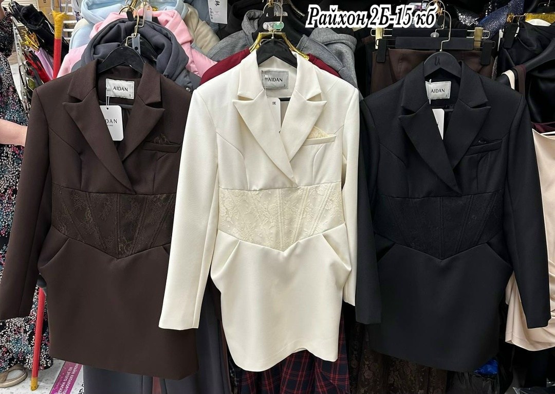 черное платье с пиджаком,платье пиджак с корсетом,платье-блейзер приталенного кроя с корсетом на талии boohoo черное,платье-блейзер с корсетом на талии boohoo черное,платье пиджак