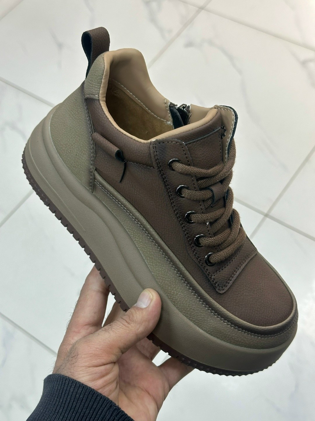 ,женские кроссовки,бежевые кроссовки женские,теплые кроссовки,кроссовки