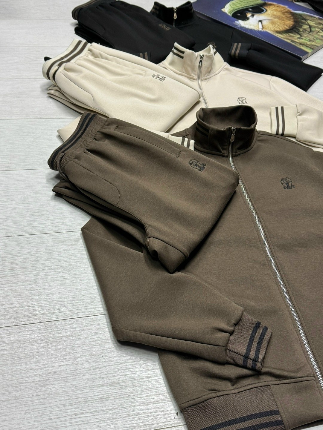 спортивный костюм бомбер на молнии и штаны gucci,спортивный костюм stefano ricci,спортивный костюм stefano ricci бежевый,спортивный костюм brunello cucinelli,костюм спортивный