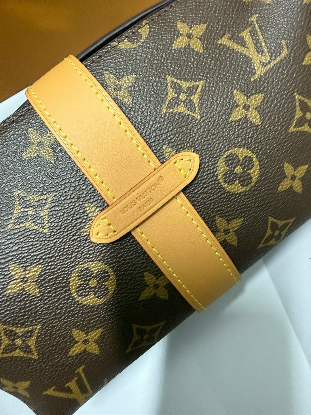 louis vuitton женская сумка,сумка louis vuitton,сумка луи виттон,louis vuitton сумка на плечо,сумка луи виттон полумесяц
