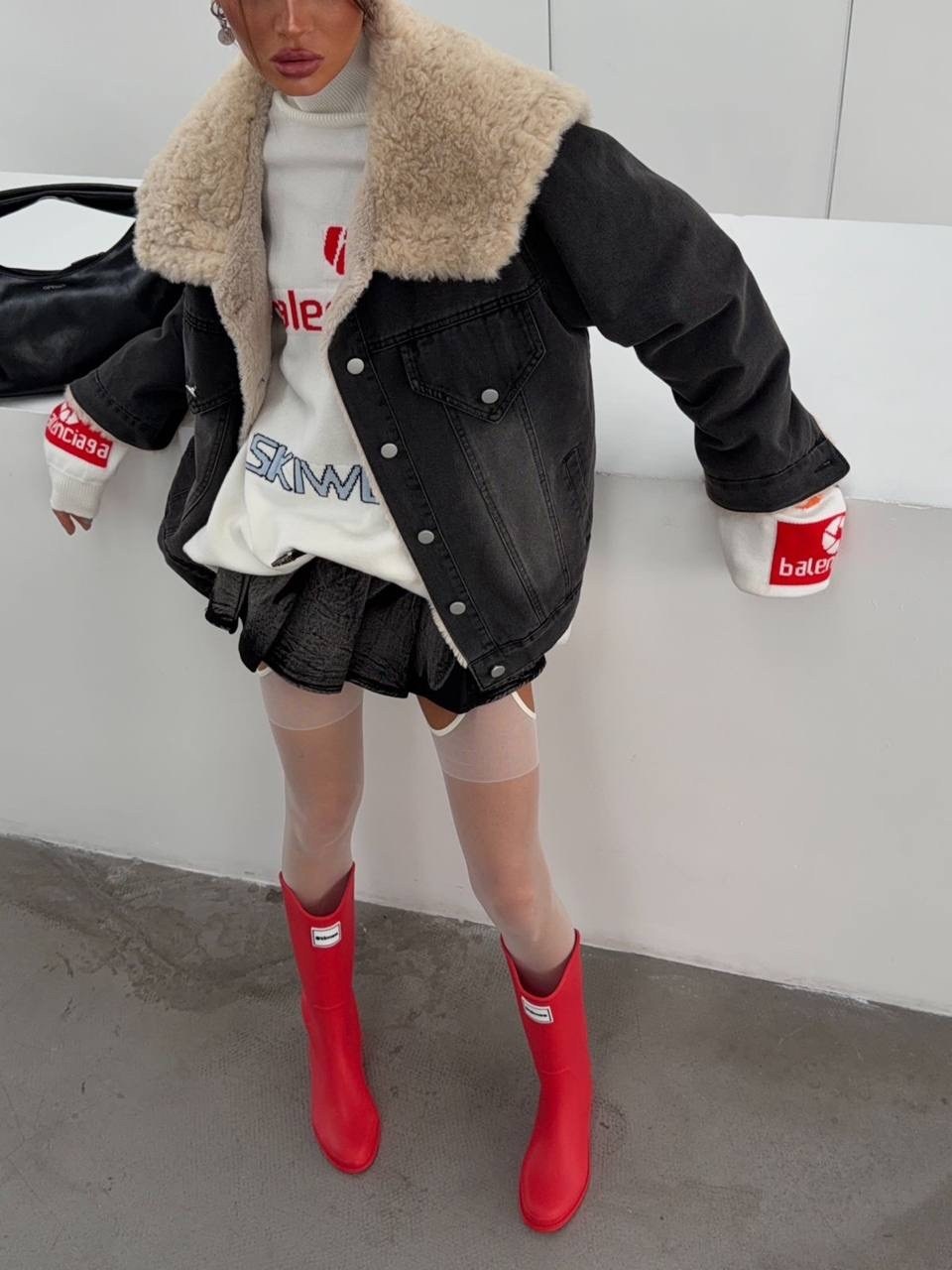 женская джинсовая куртка из искусственного меха,джинсовая зимняя женская куртка,зимняя женская джинсовая куртка с отделкой из искусственного меха,джинсовая куртка с меховым воротником,джинсовая куртка