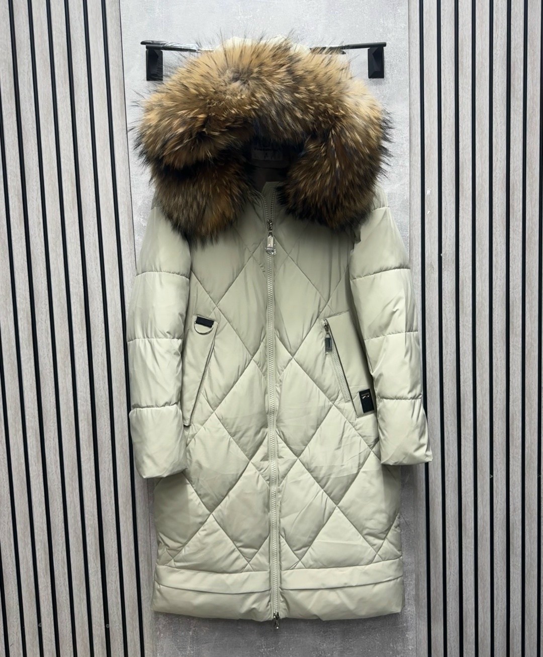 женский пуховик,куртка женская зимняя с мехом енот премиум класса светло-зеленого цвета,пуховик,пуховик женский зимний,женская зимняя куртка