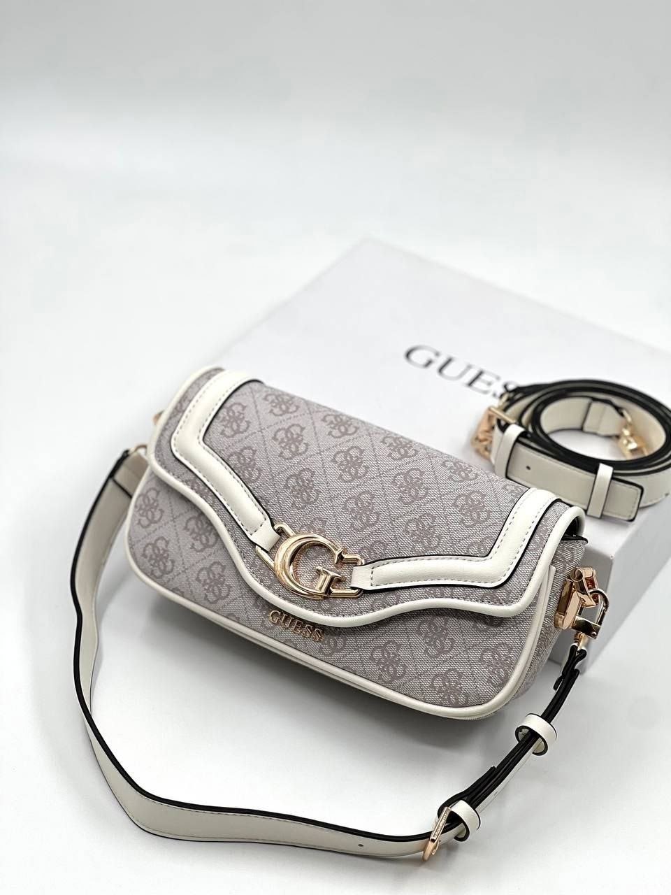 белая сумка guess,guess сумка,сумка женская guess,сумка через плечо guess,сумка guess женская через плечо