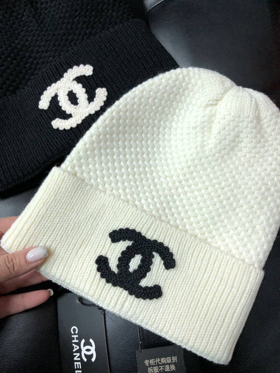 шапка chanel,вязаная шапка chanel,шапка шанель вязаная,вязаные эластичные шапки bini chanel,шапка шанель