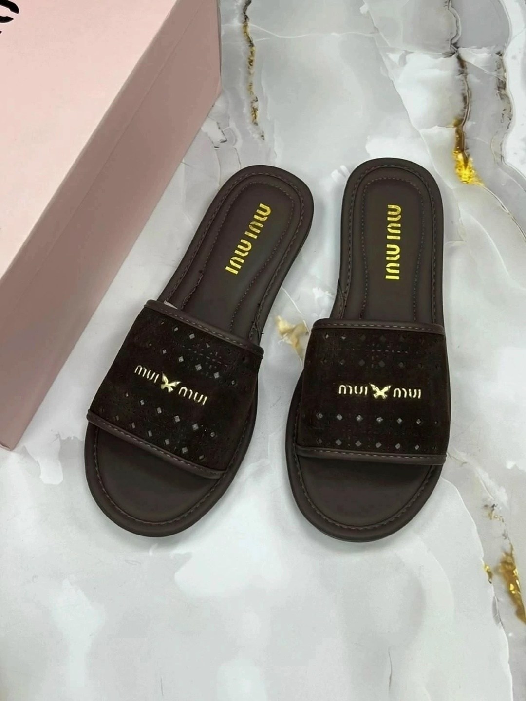 женские шлепанцы,,женские шлепки,шлепки miu miu,шлёпанцы miu miu