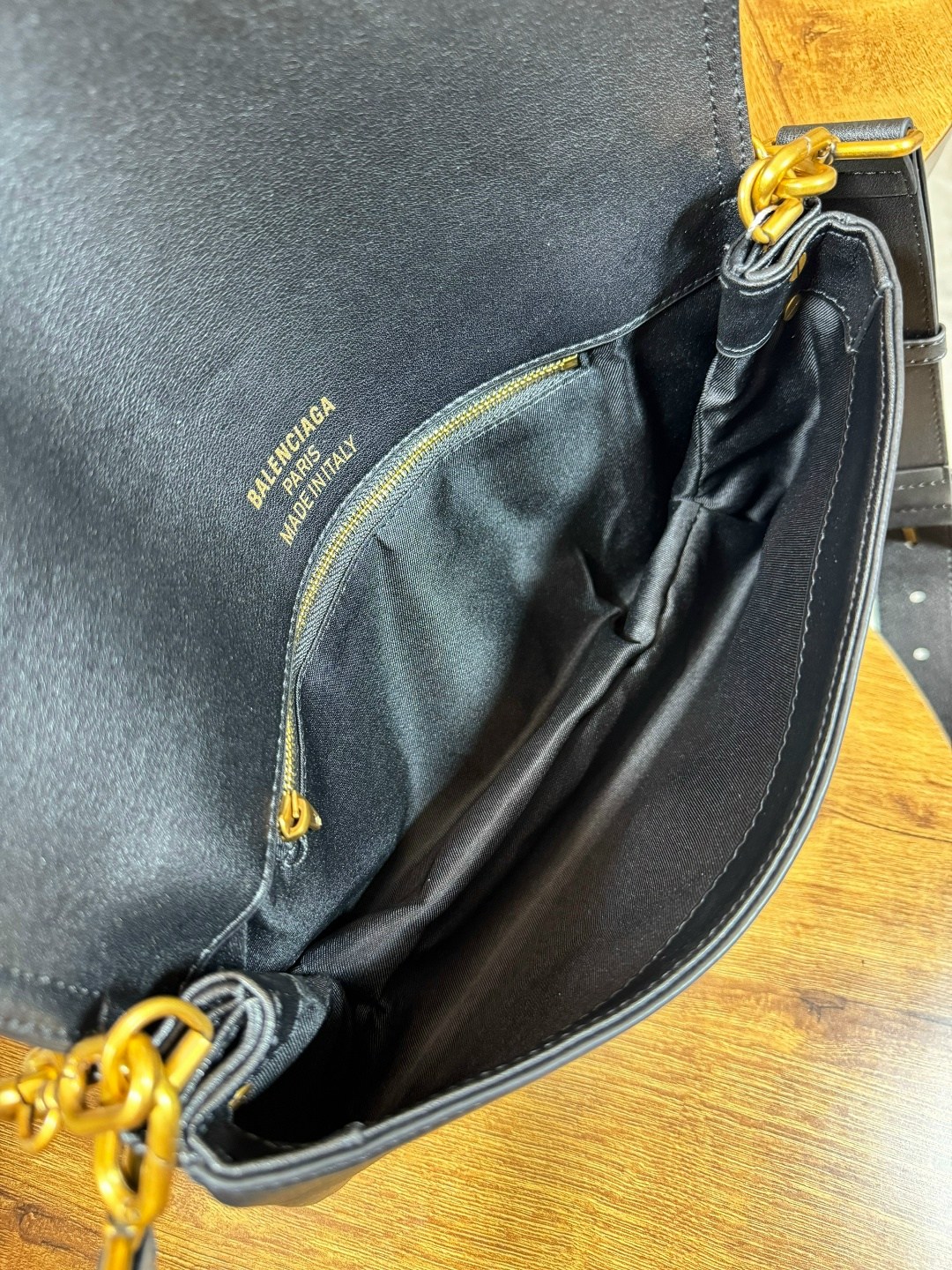 сумка balenciaga,сумка женская balenciaga,сумка женская balenciaga натуральная кожа,сумка b-buzz 24 из гладкой кожи balmain,кожаная мини-сумка b buzz balmain