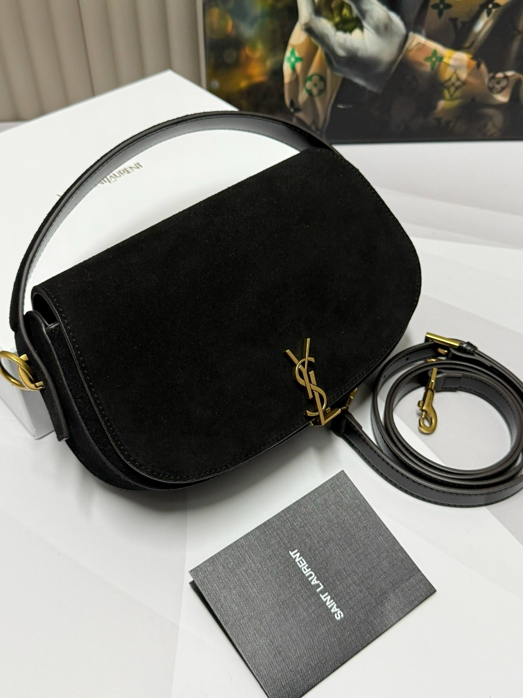 yves saint laurent сумка,сумка saint laurent,сумка yves saint laurent из натуральной замши,yves saint laurent женская чёрная замшевая сумка 25x13 см,замшевая сумка