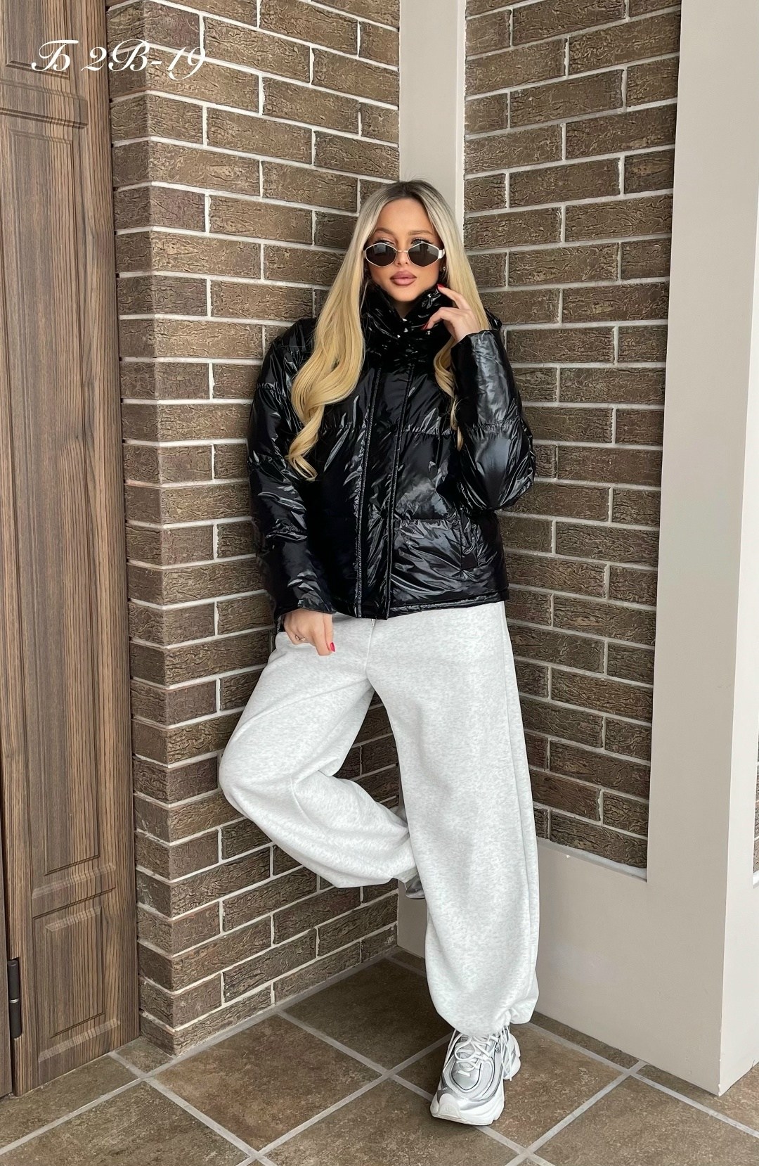 куртка женская,куртка,лаковая куртка,женская стильная куртка из глянцевой плащевки черная,демисезонная куртка женская