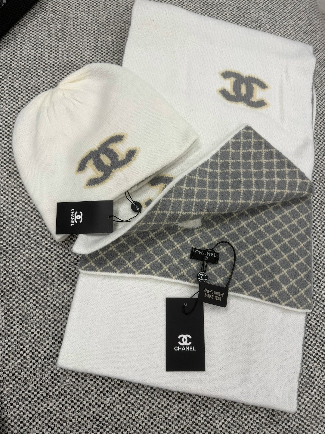 шапка chanel,вязаная шапка в стиле chanel,вязаная шапка chanel,шапка шанель,шапка chanel женская демисезонная ch13