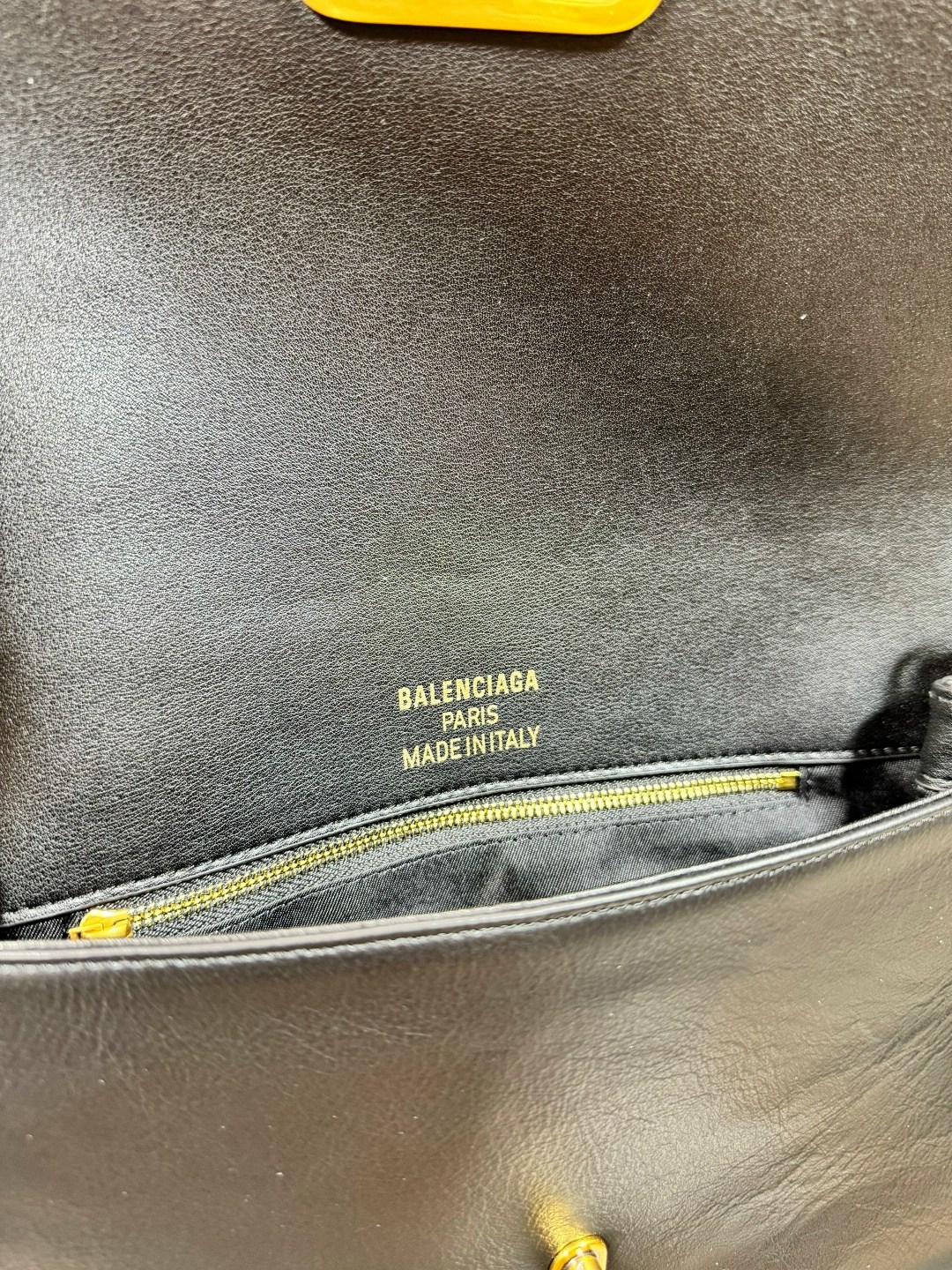 сумка balenciaga,сумка женская balenciaga,сумка женская balenciaga натуральная кожа,сумка b-buzz 24 из гладкой кожи balmain,кожаная мини-сумка b buzz balmain