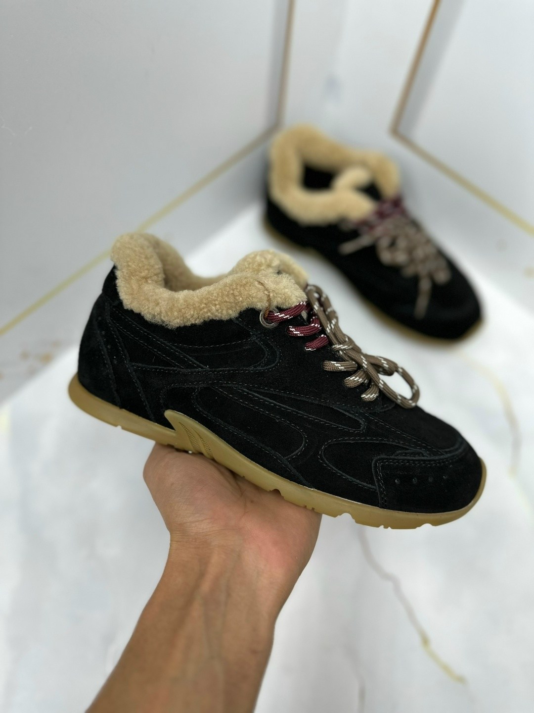 ,зимние кроссовки женские с мехом,зимние замшевые кроссовки с мехом prada trail коричневые,кроссовки женские зимние замшевые,кроссовки новые женские зимние прада