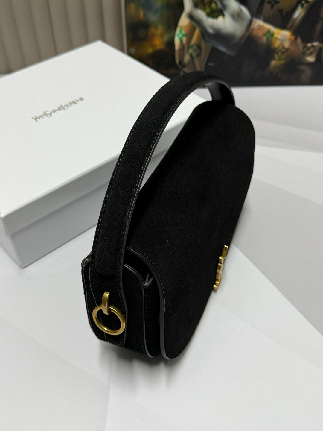 yves saint laurent сумка,сумка saint laurent,сумка yves saint laurent из натуральной замши,yves saint laurent женская чёрная замшевая сумка 25x13 см,замшевая сумка