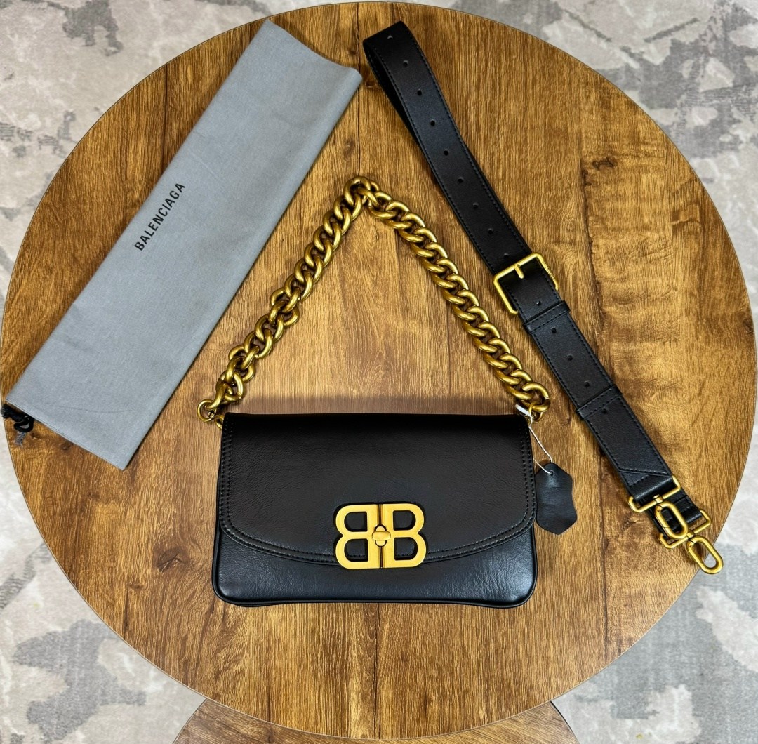 balenciaga сумка,сумка женская balenciaga,большая сумка через плечо через цепочку balenciaga,сумка женская balenciaga натуральная кожа,женская сумка баленсиага