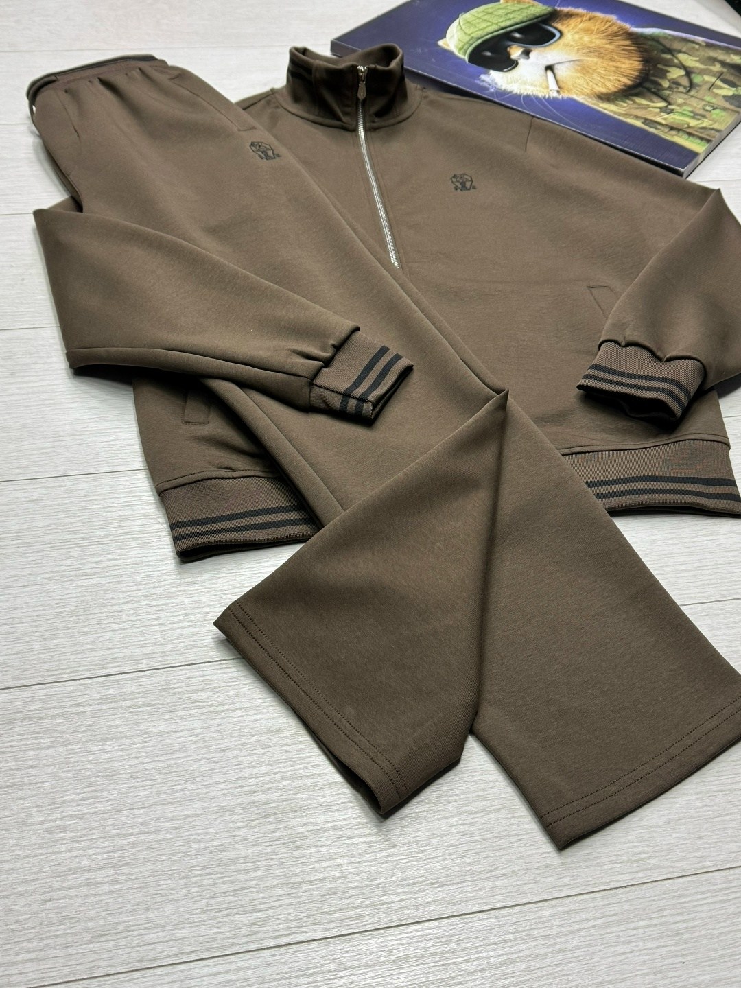 спортивный костюм бомбер на молнии и штаны gucci,спортивный костюм stefano ricci,спортивный костюм stefano ricci бежевый,спортивный костюм brunello cucinelli,костюм спортивный