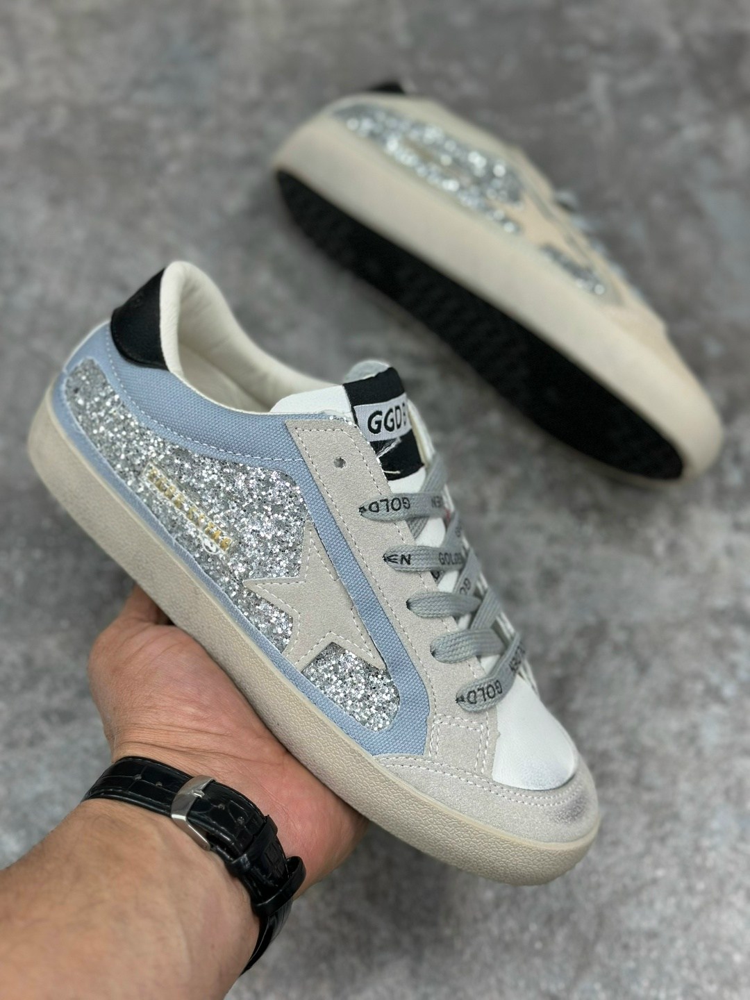 golden goose кеды v-star с блестками серебристый,golden goose кеды super-star с блестками серебристый,,кеды golden goose женские,кроссовки golden goose