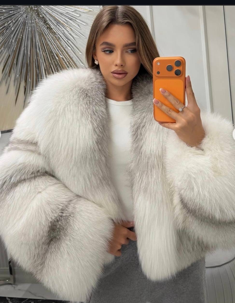 шуба лиса,шуба из лисы,шуба из натурального меха,женская шуба из натурального лисьего меха,меховое пальто