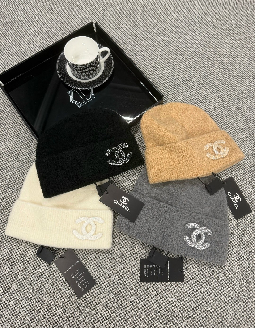 шапка chanel,вязаные эластичные шапки bini chanel,шапка chanel женская демисезонная ch13,шапка шанель,модная вязаная шапка в стиле chanel copy 1:1