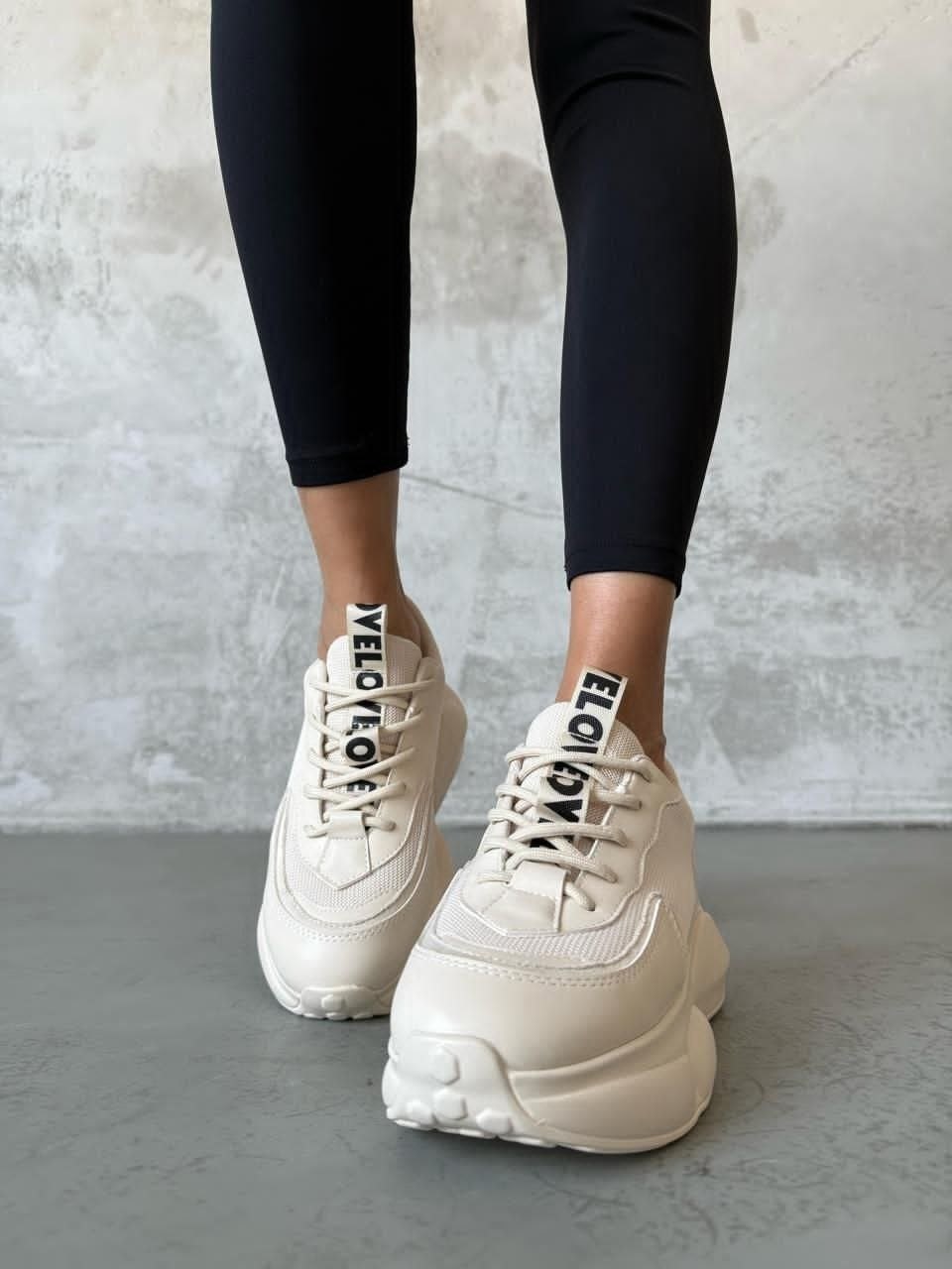 кроссовки женские,,бежевые кроссовки,кроссовки для женщин,кроссовки кожа
