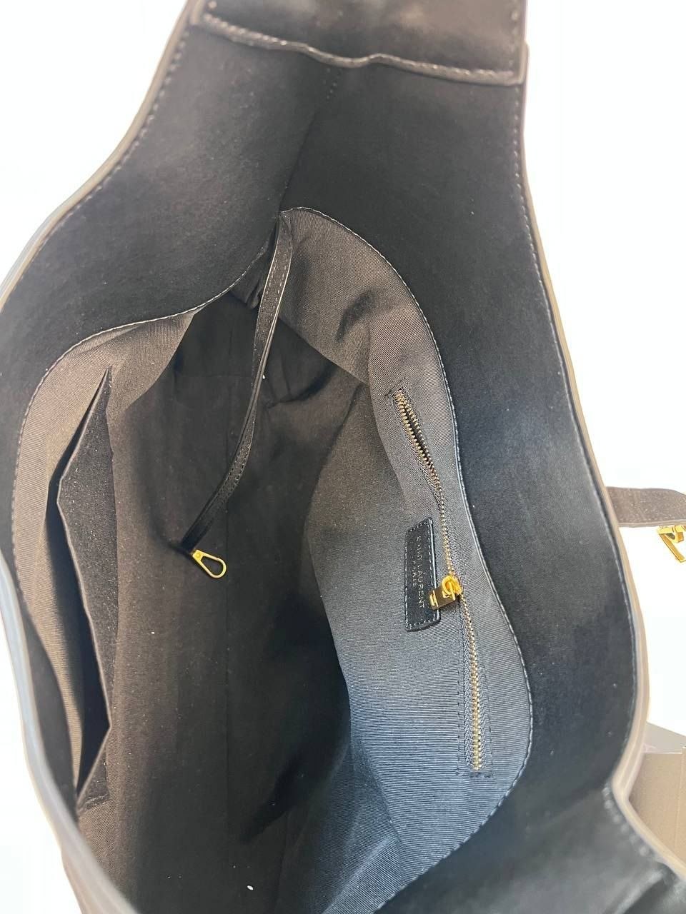 сумка saint laurent из замши,женская замшевая сумка yves saint laurent 38x26 см,yves saint laurent женская чёрная замшевая сумка 25x13 см,замшевая сумка,сумка на плечо saint laurent замша черная