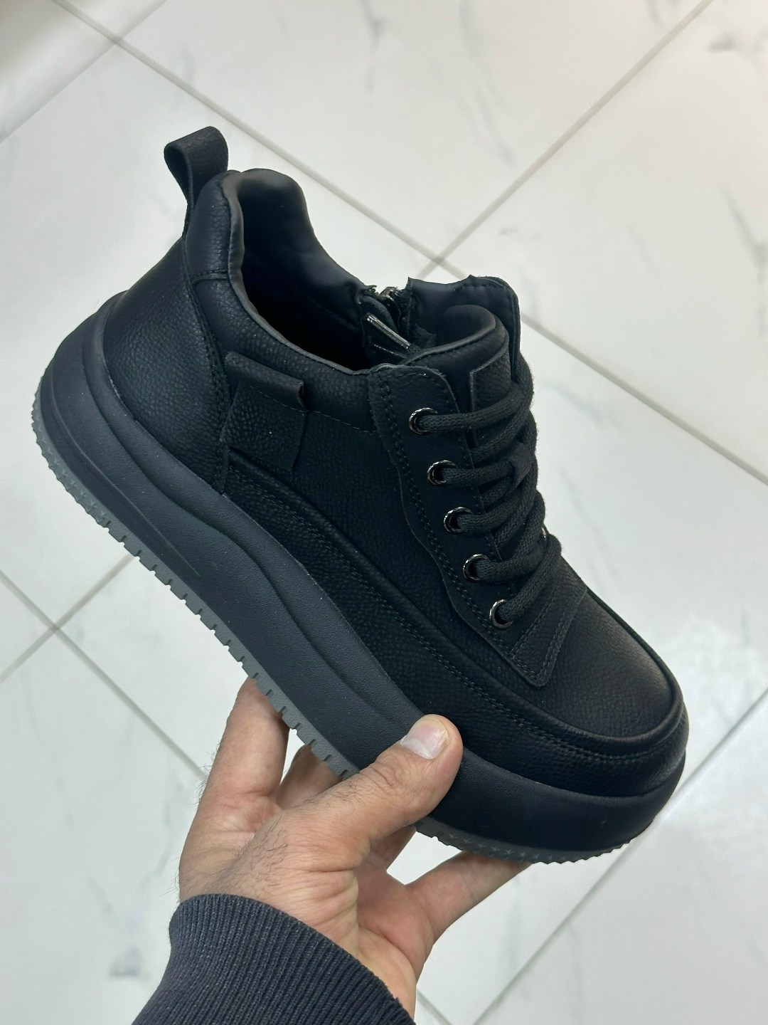 ,женские кроссовки,бежевые кроссовки женские,теплые кроссовки,кроссовки