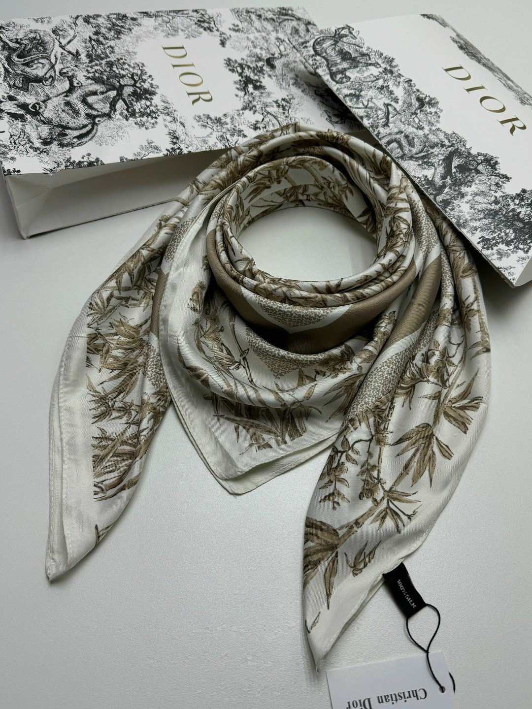 платок диор,платок dior,платок женский,платок шелковый,платок брендовый