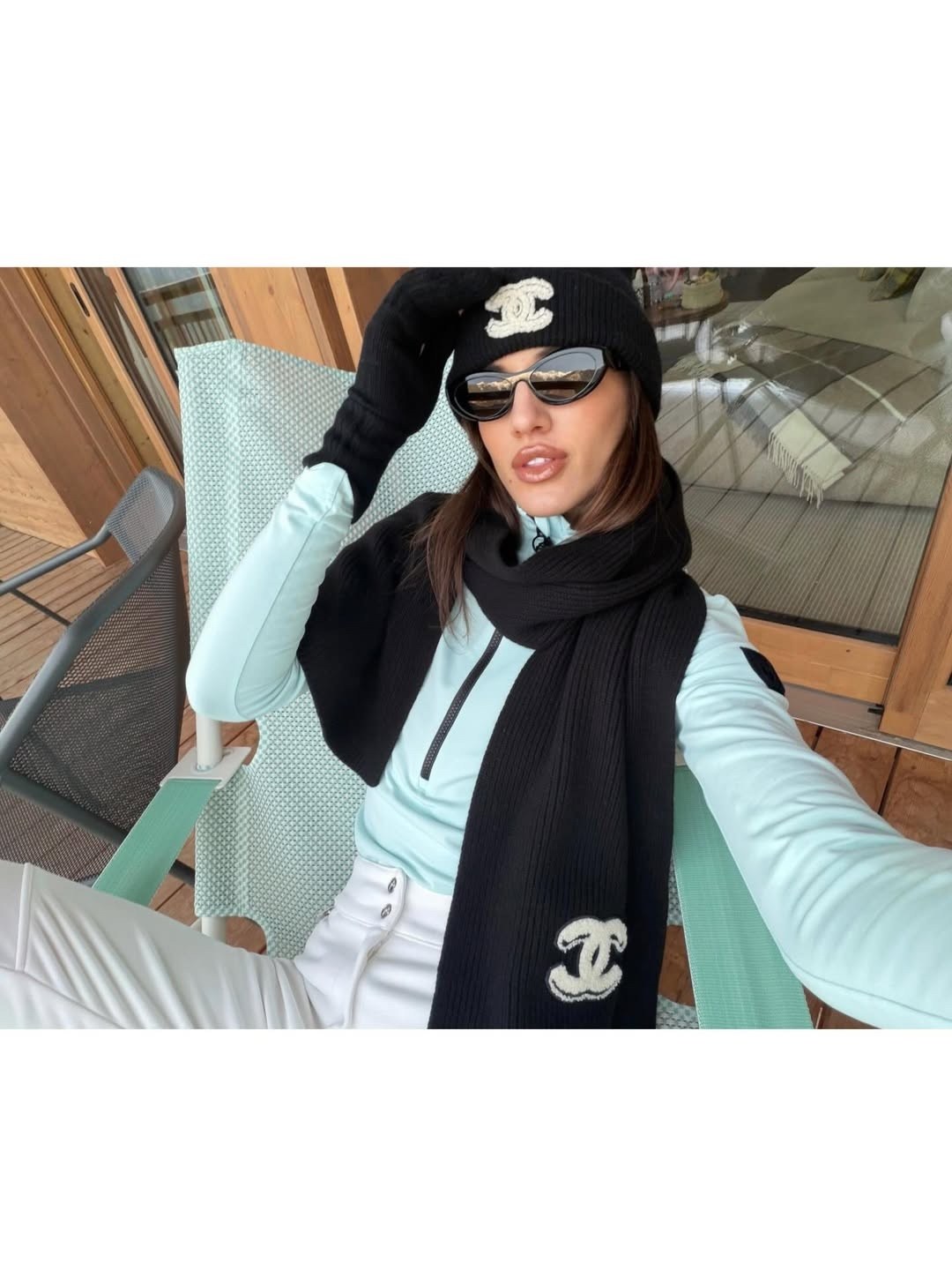 шапка chanel,вязаная шапка chanel,шапка шанель вязаная,вязаные эластичные шапки bini chanel,шапка шанель