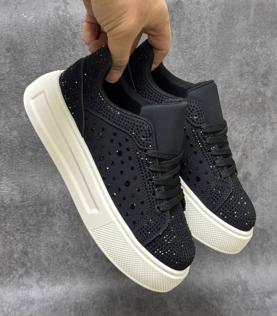 ,кроссовки женские,белые кроссовки,кроссовки с перфорацией,белые кроссовки женские