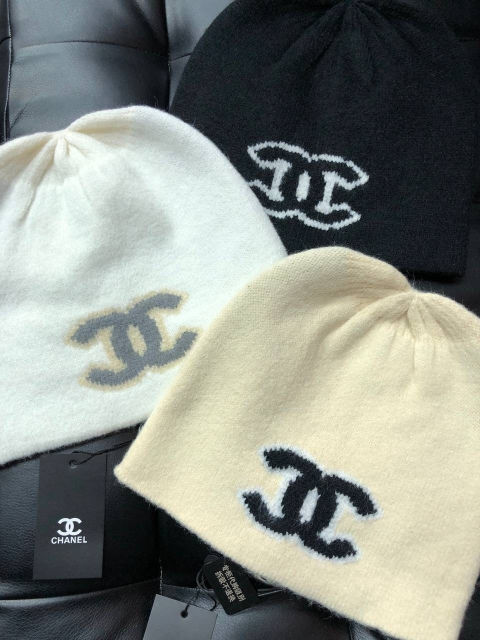 шапка chanel,вязаная шапка в стиле chanel,вязаная шапка chanel,шапка шанель,шапка chanel женская демисезонная ch13