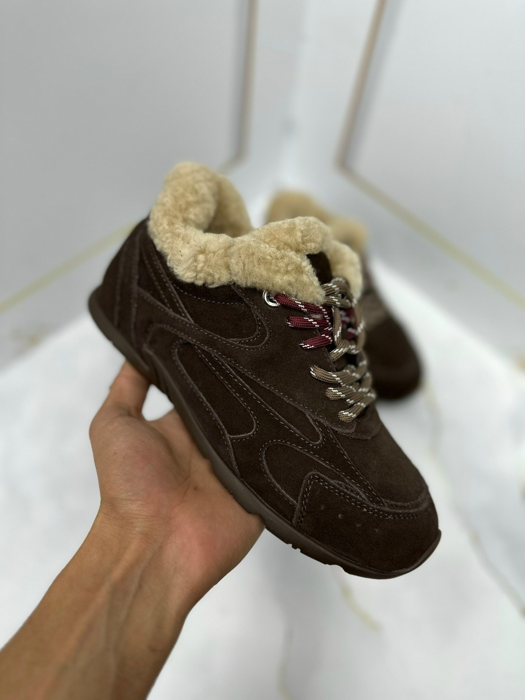 ,зимние кроссовки женские с мехом,зимние замшевые кроссовки с мехом prada trail коричневые,кроссовки женские зимние замшевые,кроссовки новые женские зимние прада