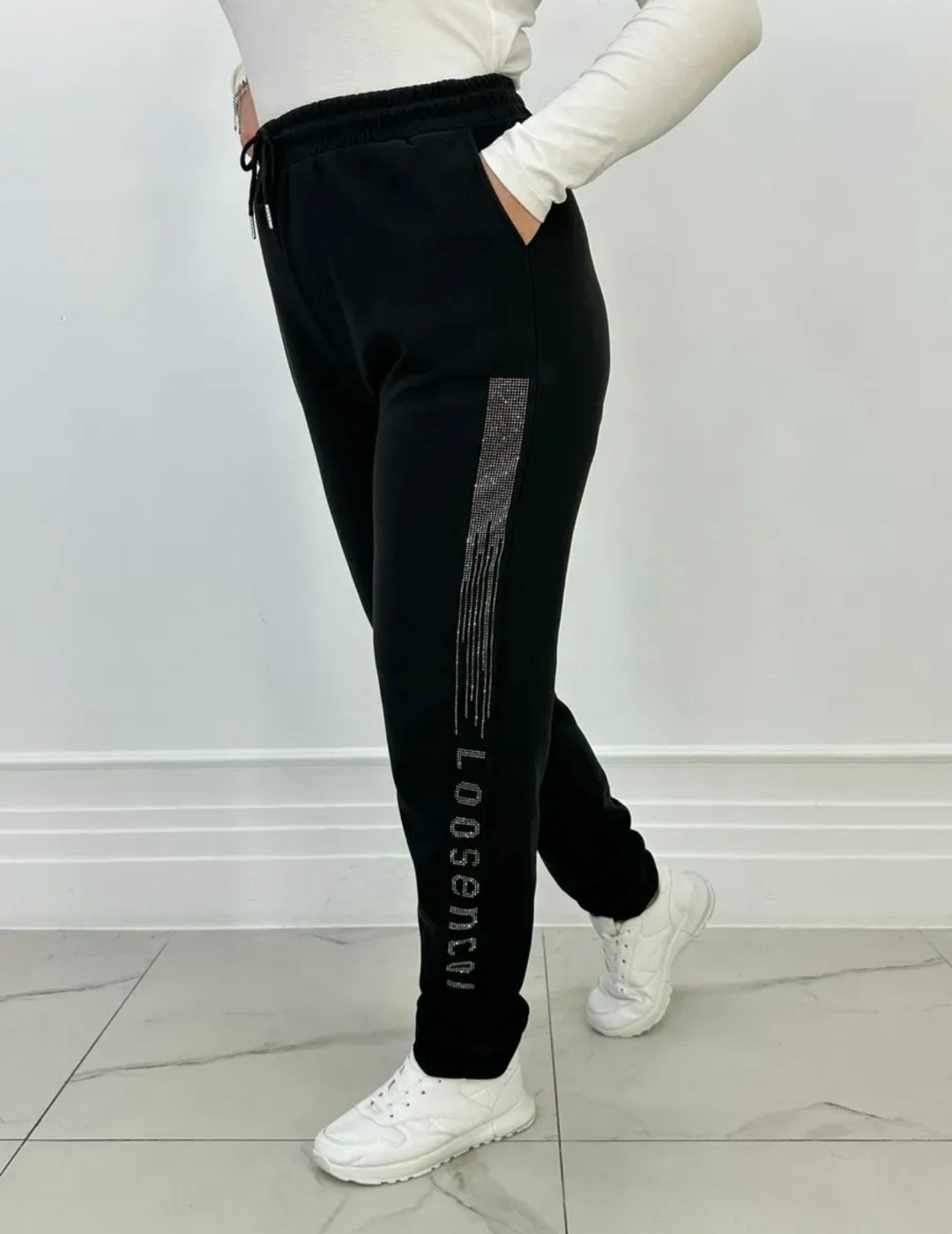 штаны спортивные женские арт. 632757,штаны спортивные женские,брюки спортивные штаны женские арт. 10968457,спортивные штаны джоггеры на резинке со стразами darius цвет черный,спортивные штаны джоггеры