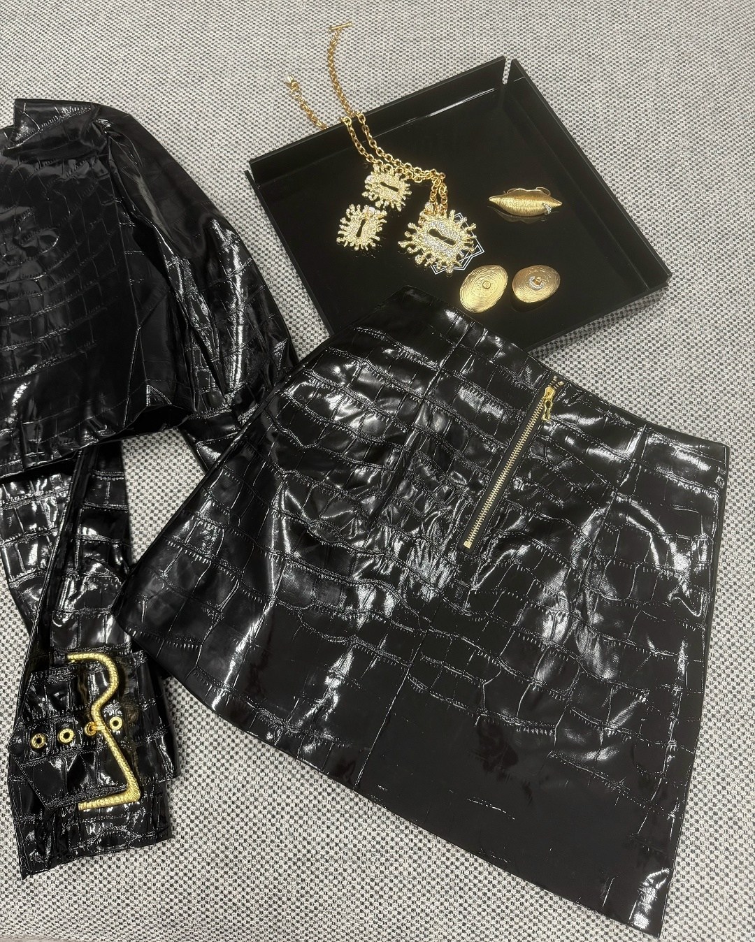 девушка,девушка стильная,девушка в кожаной юбке,худые девушки модели