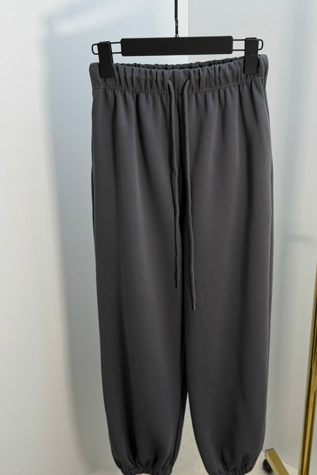 серые спортивные штаны,штаны спортивные женские,штаны спортивные оверсайз,штаны спортивные джоггеры с начесом y2k,штаны спортивные