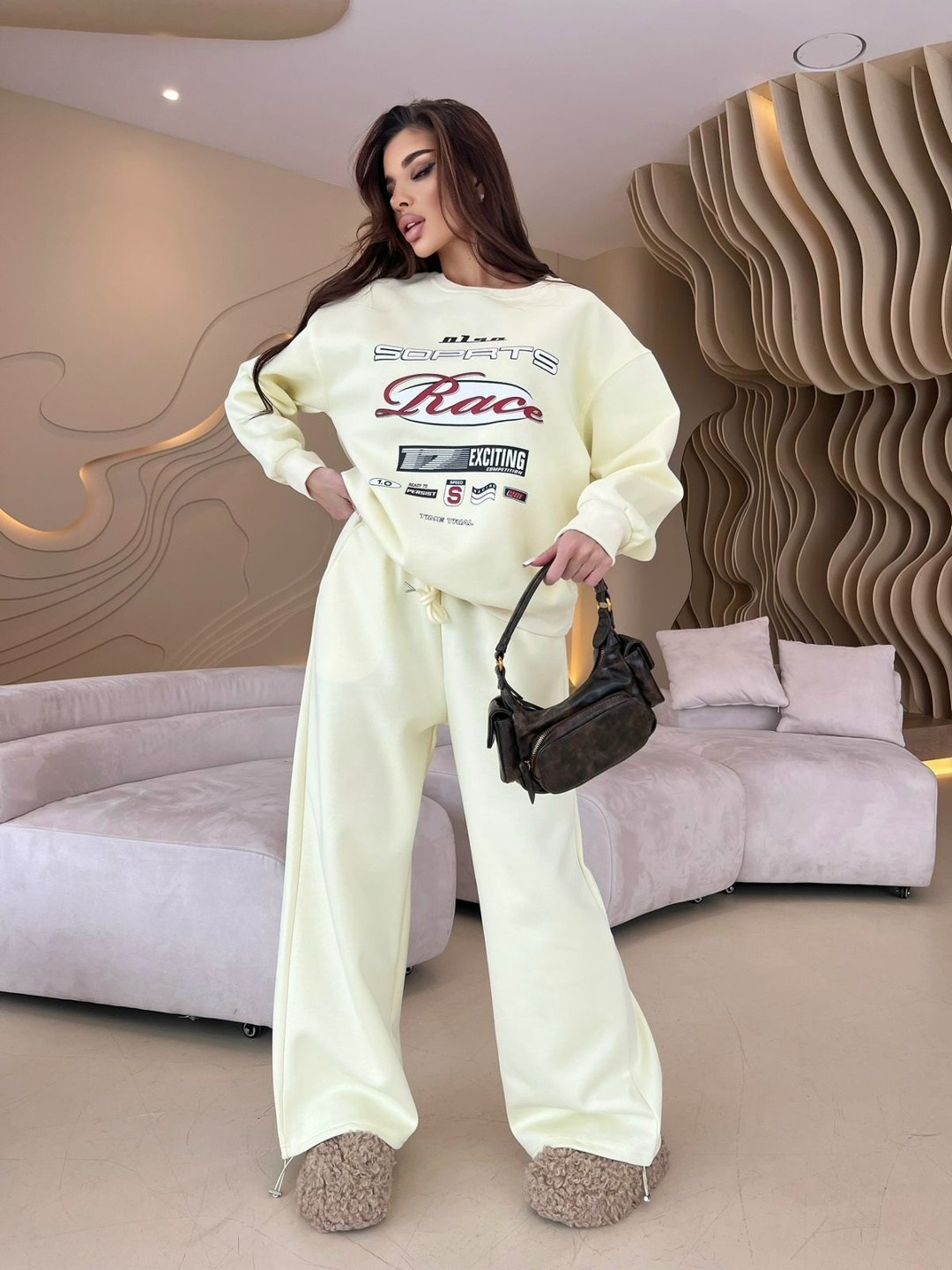 костюм спортивный,костюм коричневый,костюм,спорт костюм