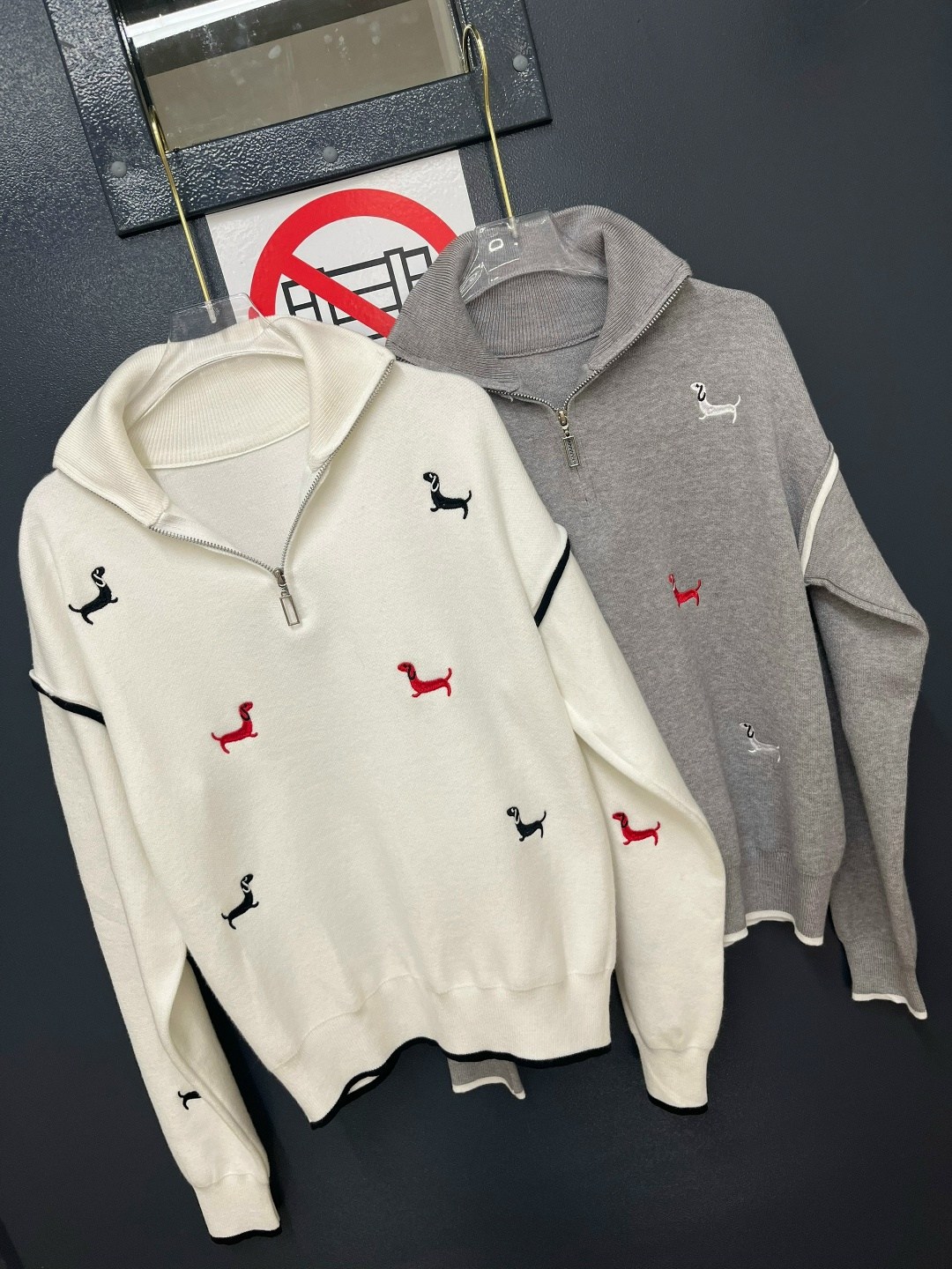 свитер с вышивкой таксы,свитер пуловер,свитер,свитер с вышивкой,свитер кашемир