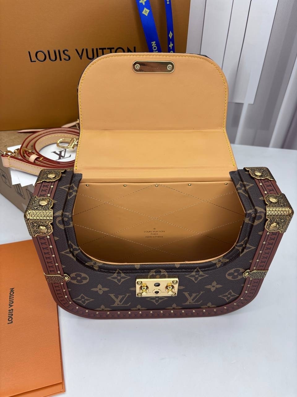 louis vuitton сумка на плечо,сумка женская louis vuitton,louis vuitton сумка,сумка louis vuitton pochette metis,женская кожаная сумка louis vuitton темно-коричневая с логотипами 22х13х7