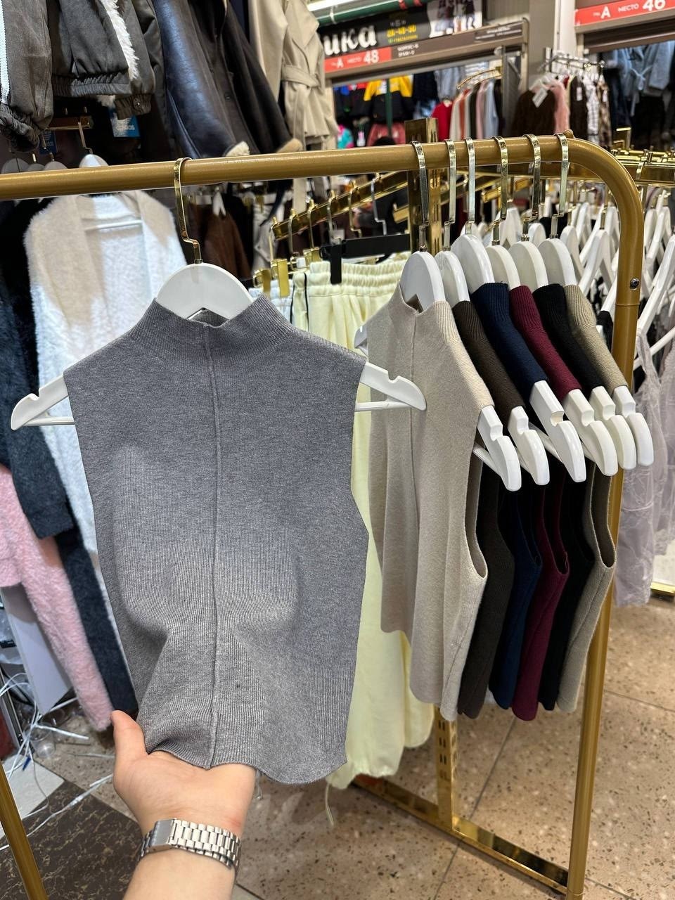 женский пуловер-водолазка без рукавов,трикотажный жилет,вязаный жилет,жилет женская вязаная,свитер без рукавов