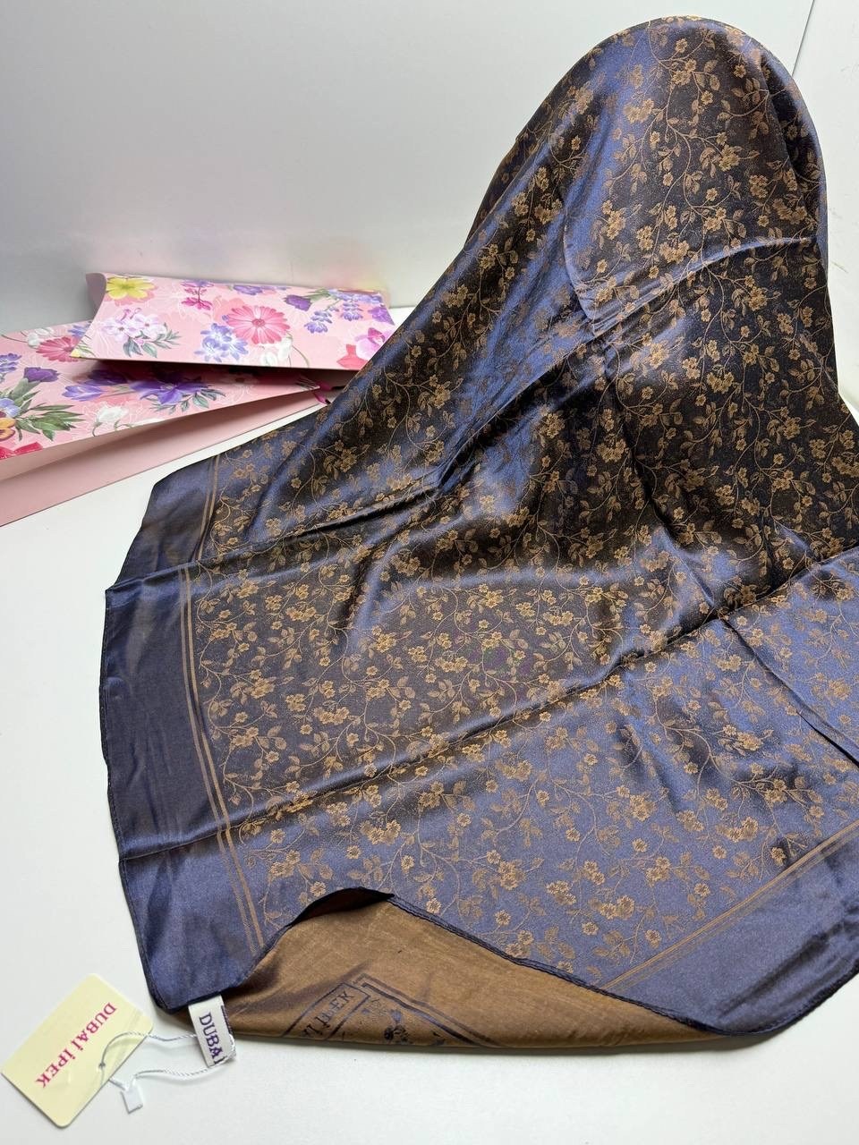 платок женский с рисунком,платок женский с рисунком 60*60 см арт. 1219235,платки женские,платок,брендовый платок