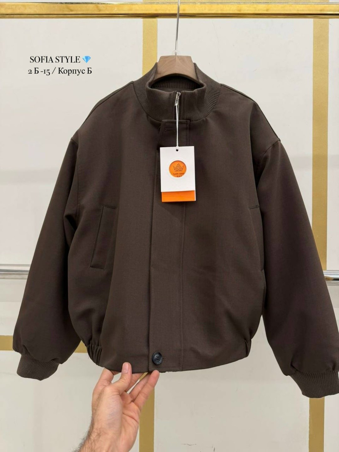 куртка бомбер,повседневная куртка,куртка бомбер женская,куртка,женская куртка-бомбер с отложным воротником