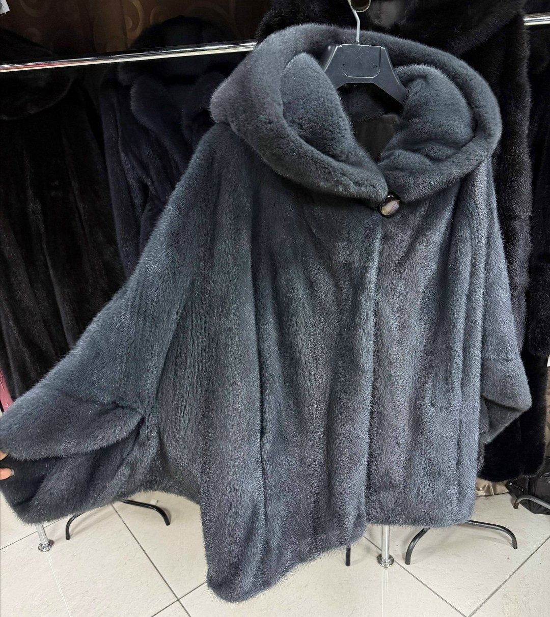 шубка из меха европейской норки с капюшоном 80 см,шуба норковая с капюшоном,шуба из меха европейской норки с капюшоном,шуба норковая,шубка из меха европейской норки с капюшоном модель "москвичка"