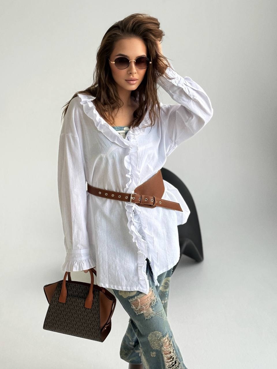 стильная рубашка,женская хлопковая рубашка,блузка стильная,белая рубашка оверсайз,джинсы стиль