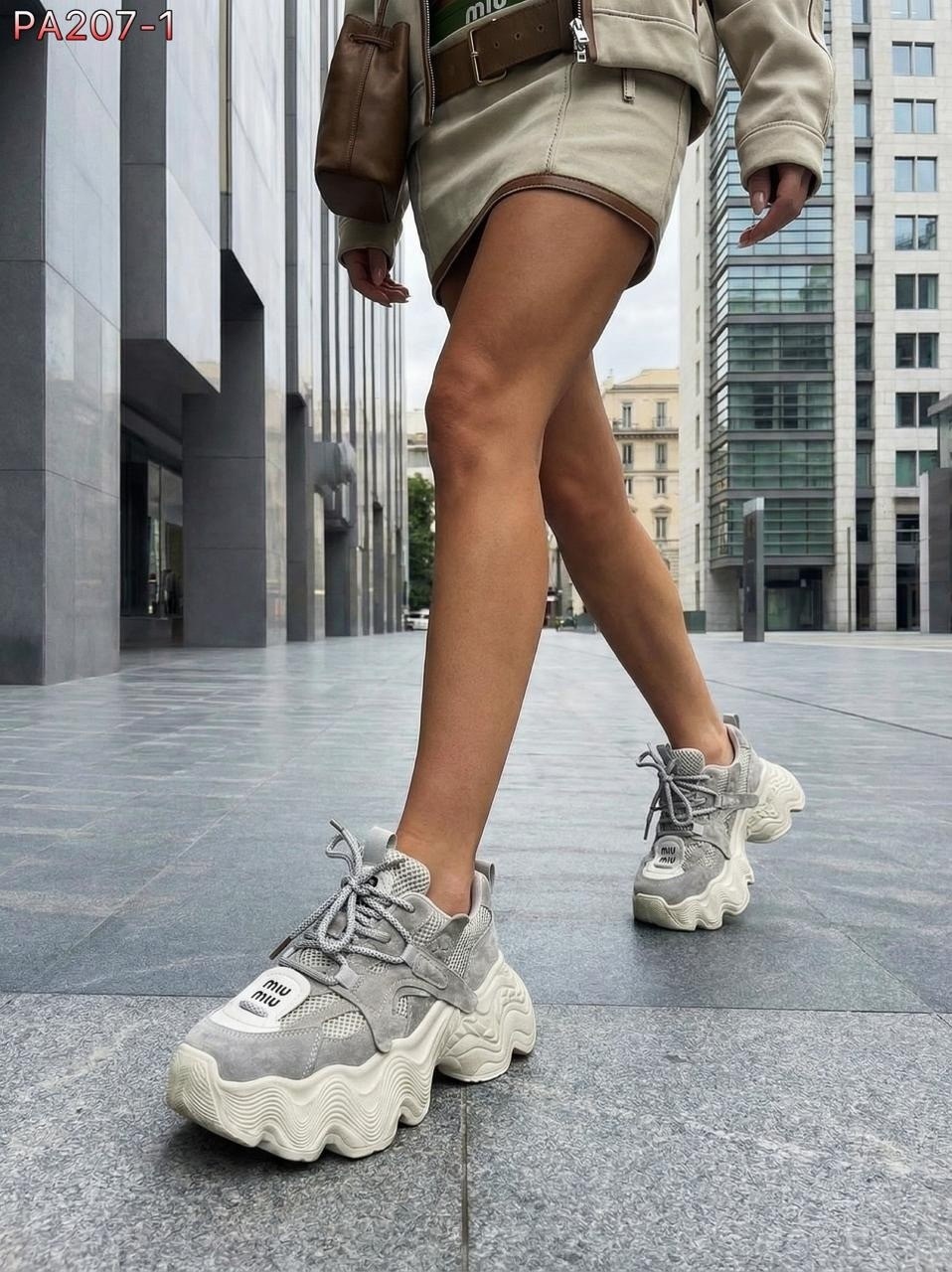 ,женские кроссовки на массивной платформе,кроссовки женские,женские массивные кроссовки,массивные кроссовки для женщин