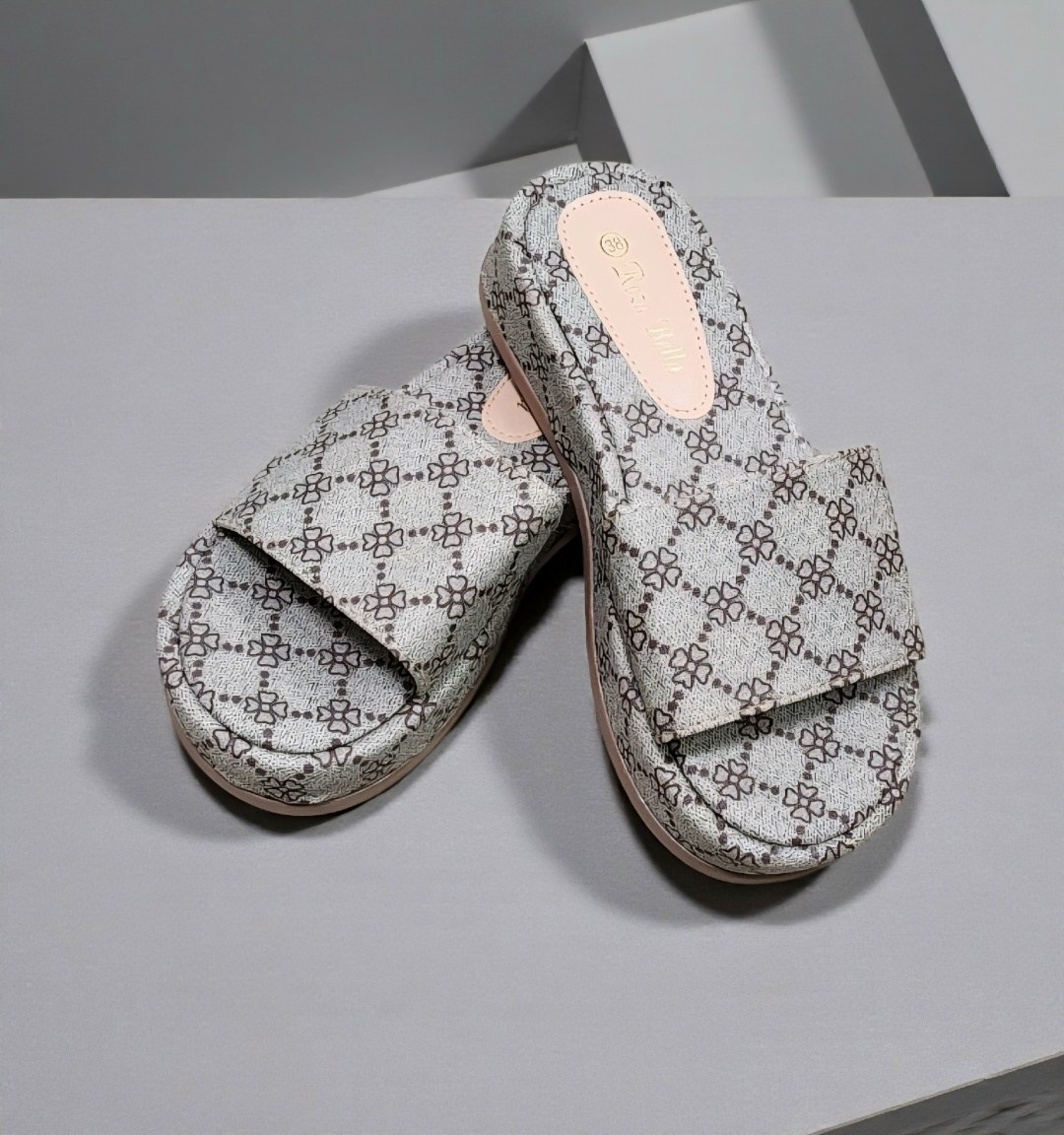 кожаные гуччи тапочки,шлепанцы gucci,,шлепанцы женские,соломенные шлепки гуччи