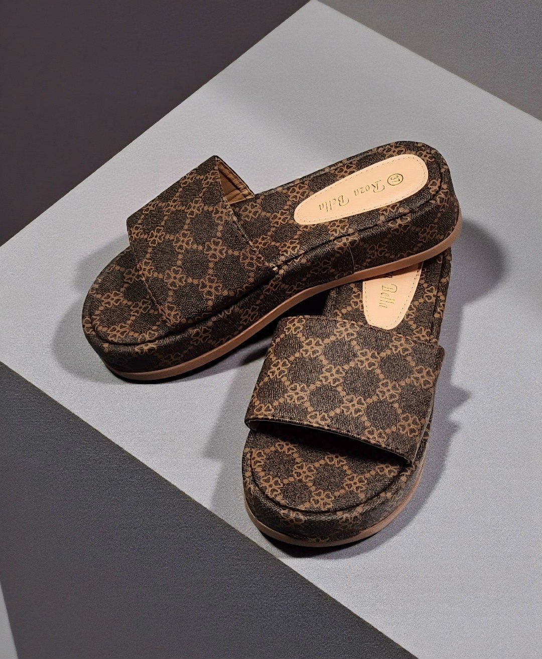 кожаные гуччи тапочки,шлепанцы gucci,,шлепанцы женские,соломенные шлепки гуччи