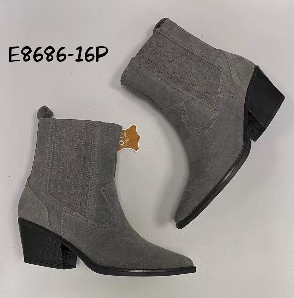 женские полусапоги,полусапоги,,демисезонные полусапоги,ботинки казаки замшевые демисезонные на каблуке коричневые