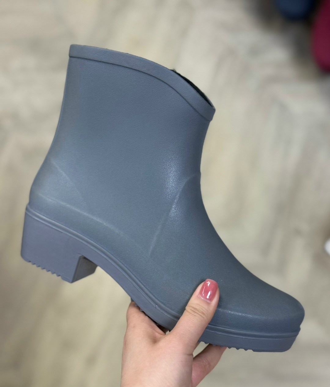 ,резиновые сапоги,сапоги резиновые женские,женские резиновые водонепроницаемые полусапожки,резиновая